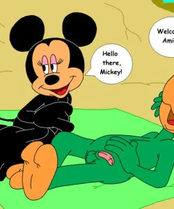 Minnie's Beach Encounter 2 014